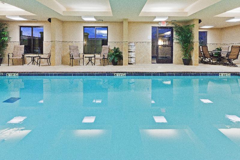 Holiday Inn Express & Suites Poteau image