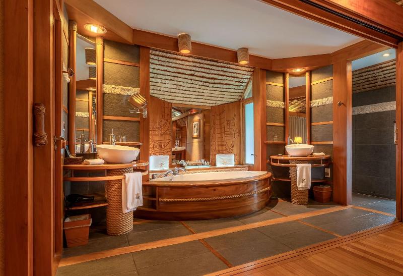 Le Taha'a Island Resort & Spa image