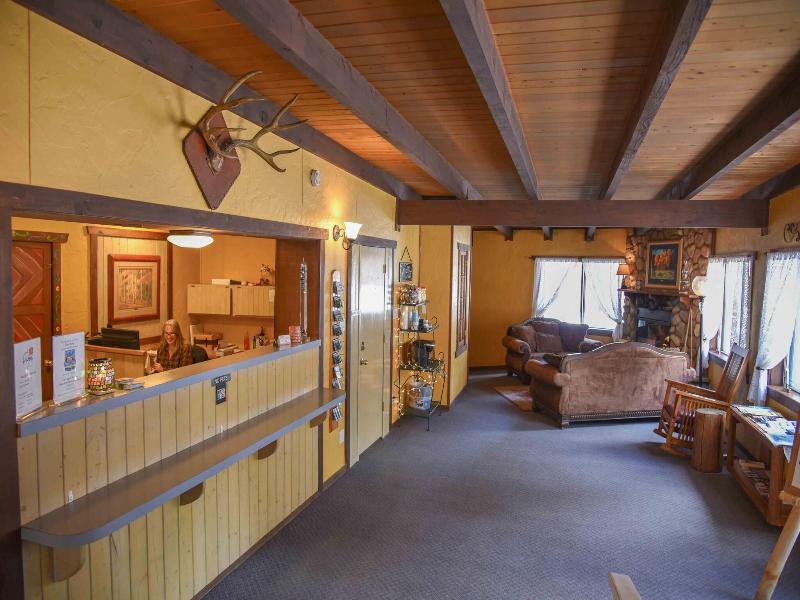 Alpine Lodge image