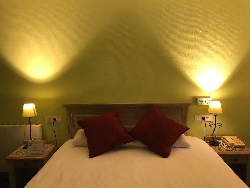 Brit Hotel Aux Sacres Reims Centre image