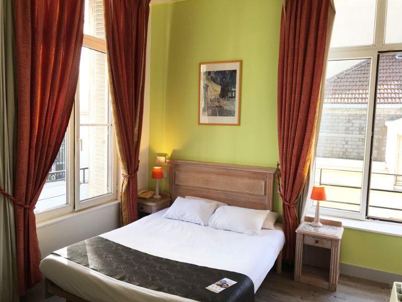 Brit Hotel Aux Sacres Reims Centre image