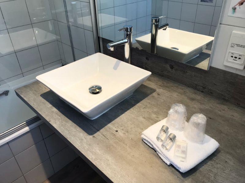 Brit Hotel Aux Sacres Reims Centre image
