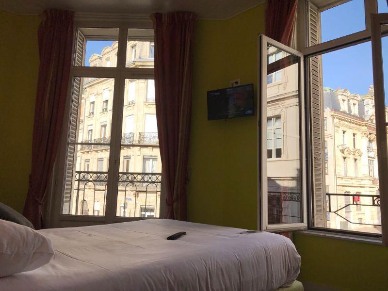 Brit Hotel Aux Sacres Reims Centre image