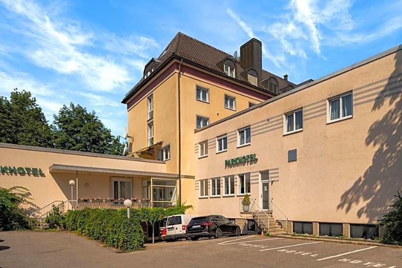 Parkhotel Crombach image