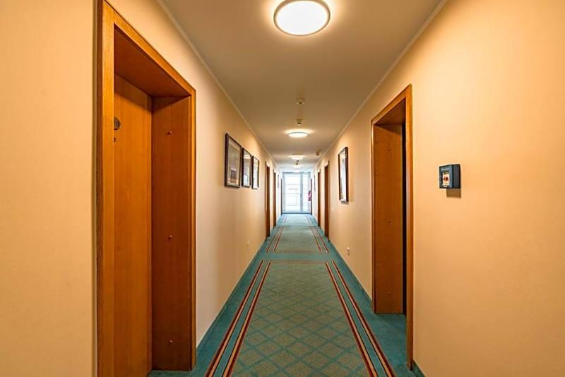 Parkhotel Crombach image