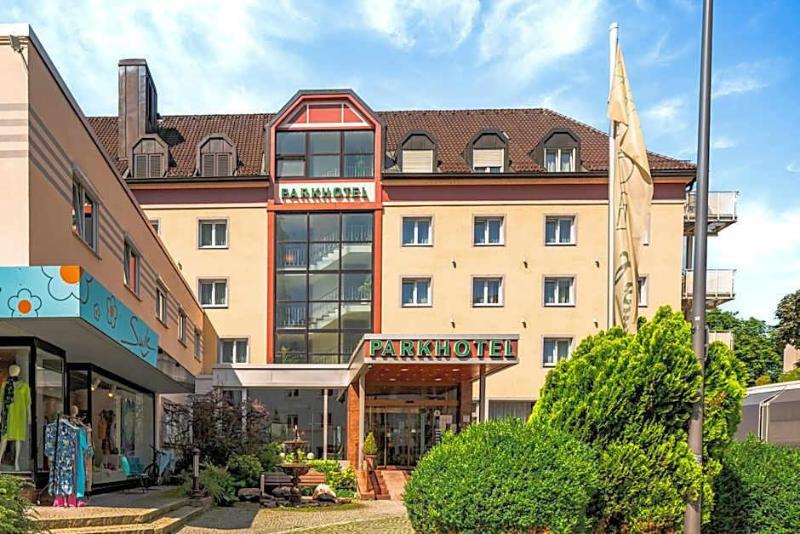 Parkhotel Crombach image