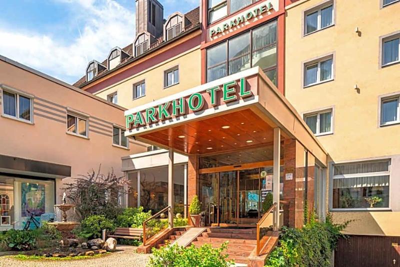 Parkhotel Crombach image