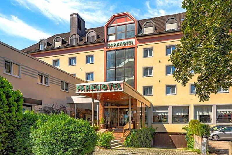 Parkhotel Crombach image