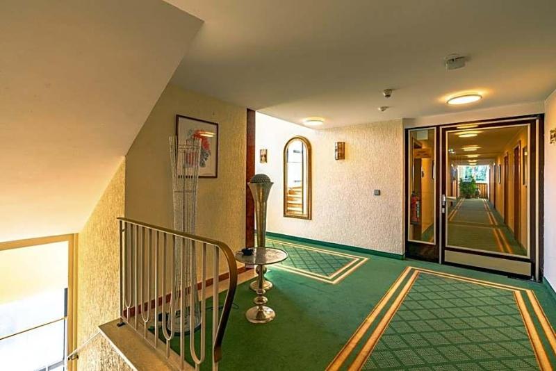 Parkhotel Crombach image