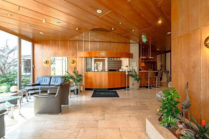 Parkhotel Crombach image
