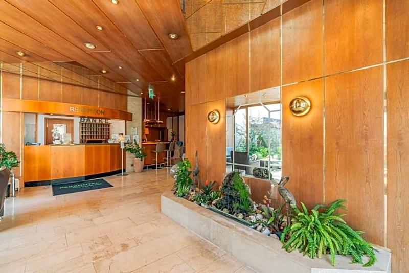 Parkhotel Crombach image