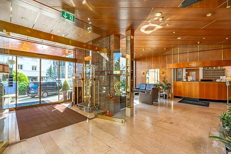 Parkhotel Crombach image