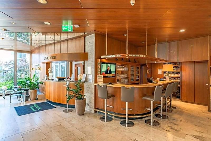 Parkhotel Crombach image