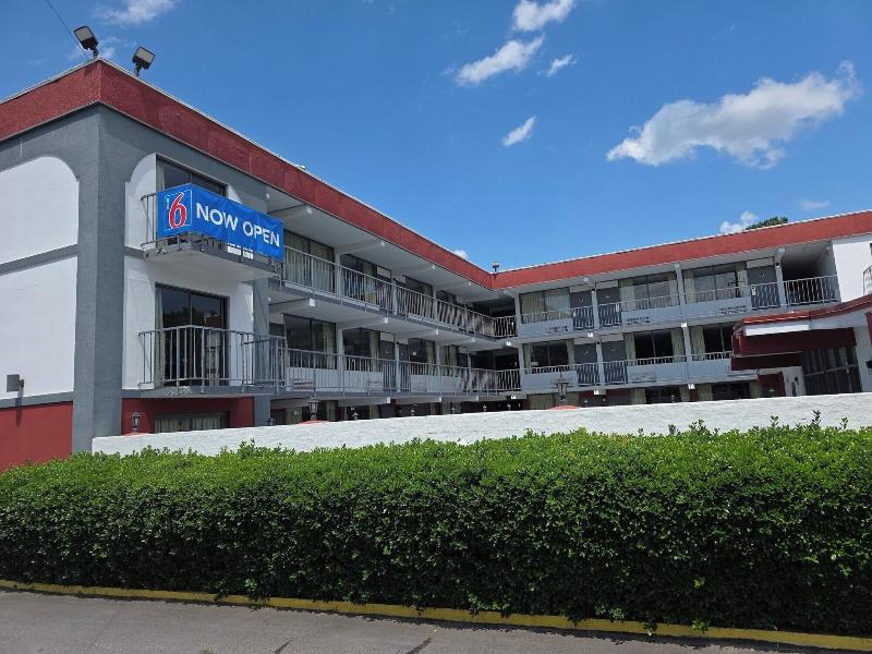 Motel 6 Raleigh, NC – Downtown South