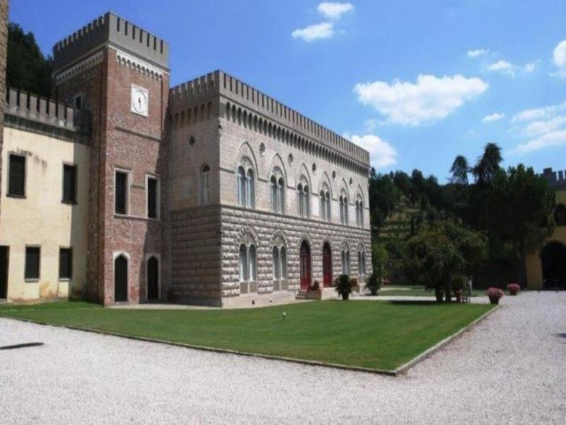 Schloss Gli Ulivi image