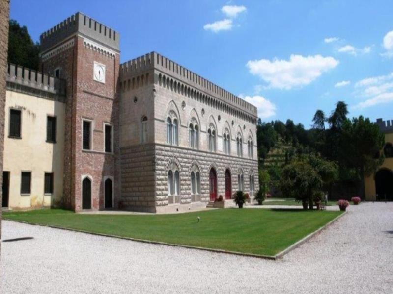 Schloss Gli Ulivi image