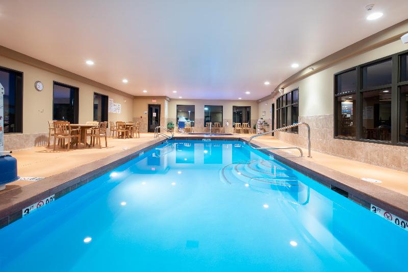 Holiday Inn Express Hotel & Suites Lander image