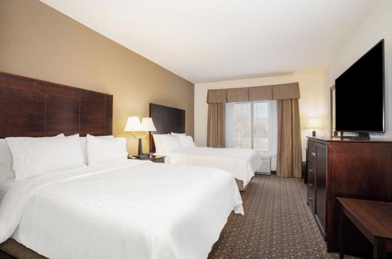 Holiday Inn Express Hotel & Suites Lander image
