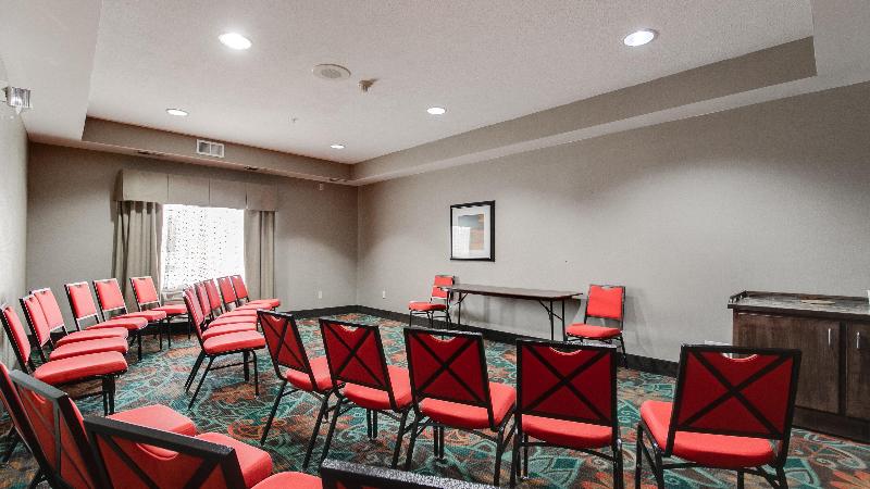 Holiday Inn Express & Suites St. Cloud image