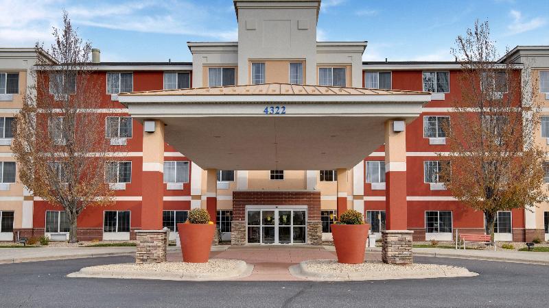 Holiday Inn Express & Suites St. Cloud image