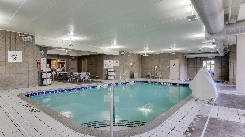 Holiday Inn Express & Suites St. Cloud image