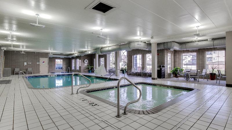 Holiday Inn Express & Suites St. Cloud image