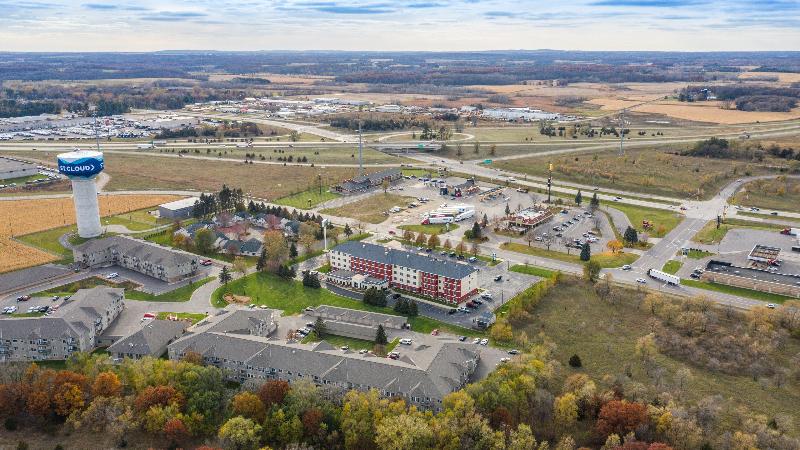 Holiday Inn Express & Suites St. Cloud image