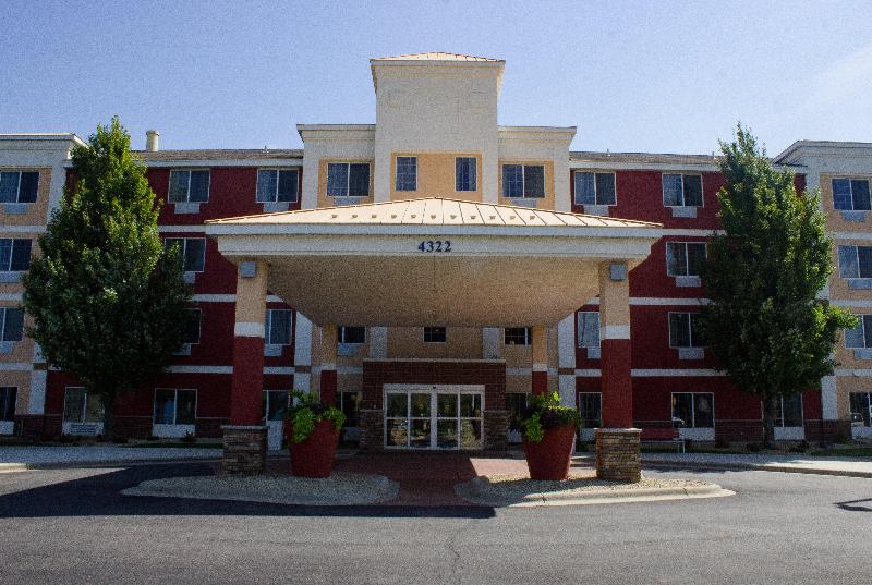 Holiday Inn Express & Suites St. Cloud image