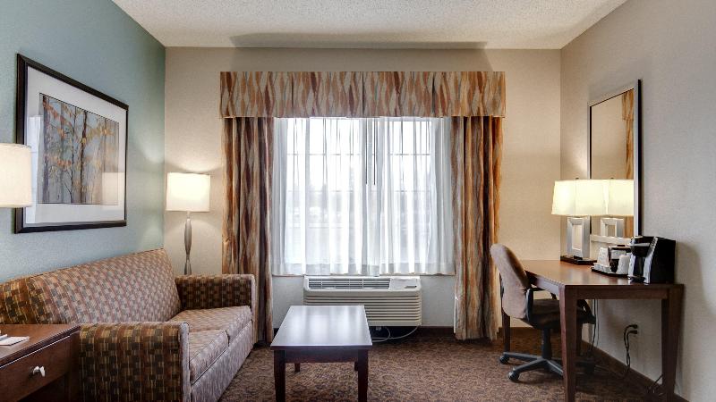 Holiday Inn Express & Suites St. Cloud image