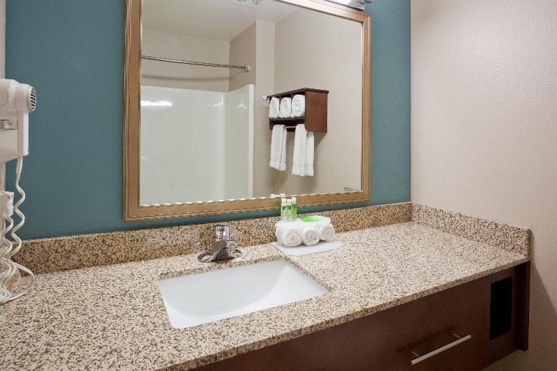 Holiday Inn Express & Suites St. Cloud image