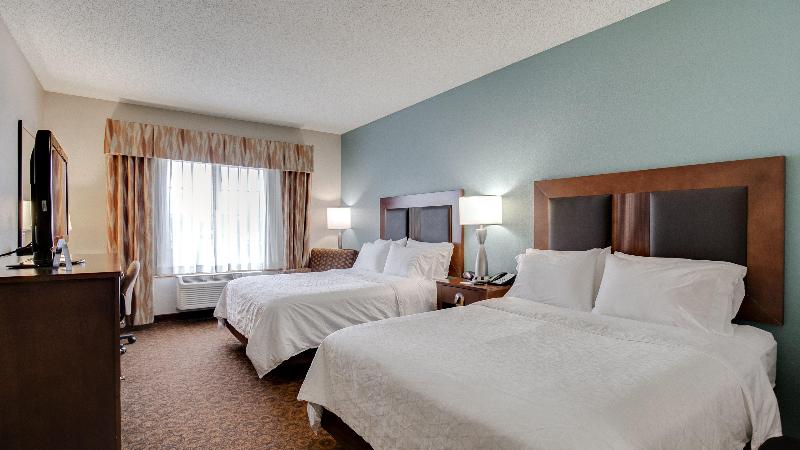 Holiday Inn Express & Suites St. Cloud image