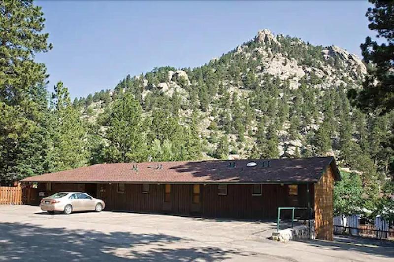 Nicky's Resort image
