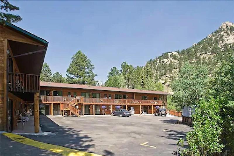 Nicky's Resort image