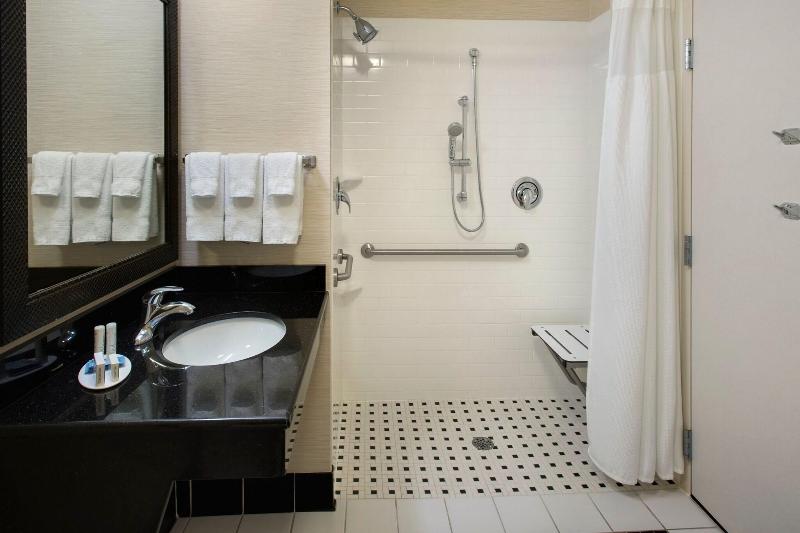 Fairfield Inn & Suites Verona image
