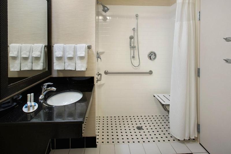 Fairfield Inn & Suites Verona image