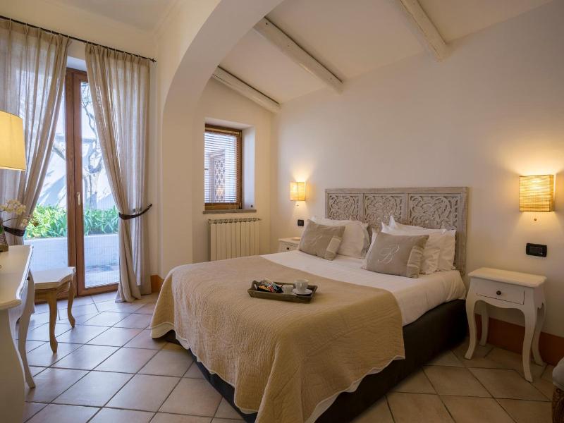 Tenuta Del Poggio Antico image