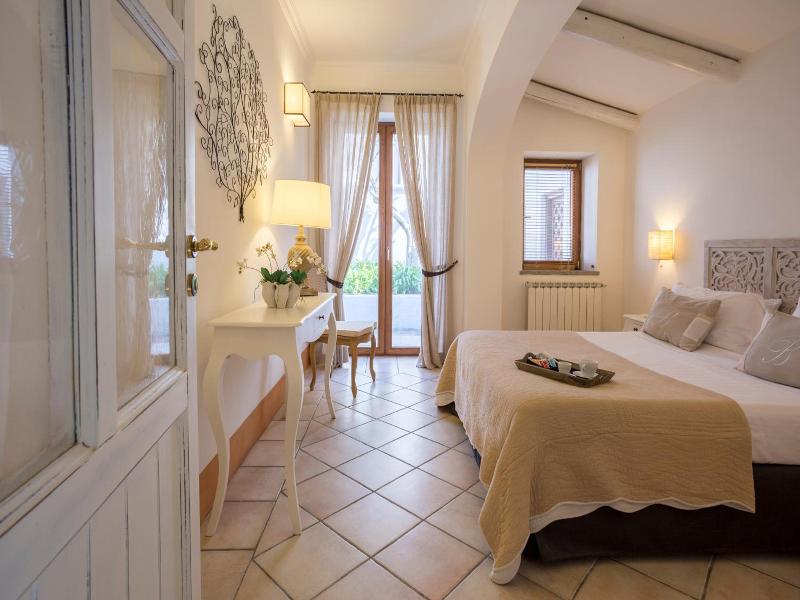 Tenuta Del Poggio Antico image
