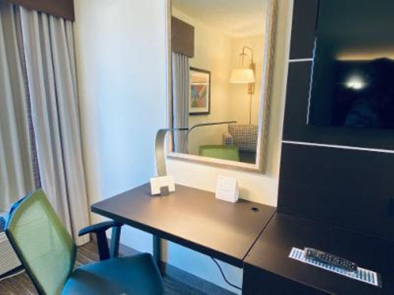 Holiday Inn Express & Suites Fort Payne image