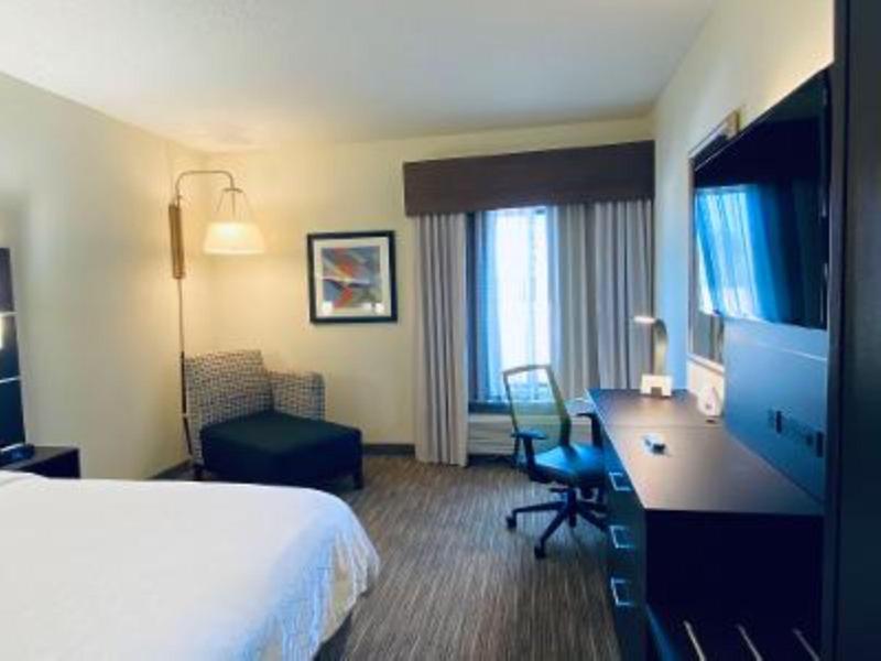 Holiday Inn Express & Suites Fort Payne image
