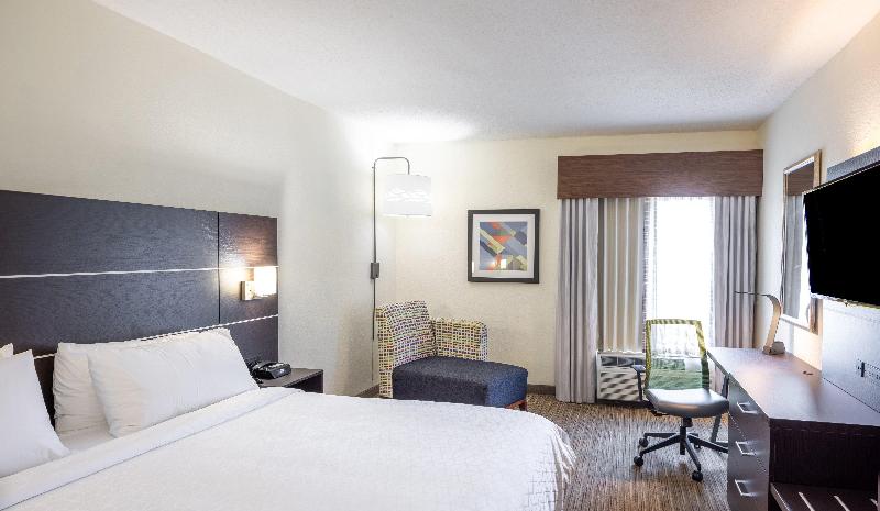 Holiday Inn Express & Suites Fort Payne image