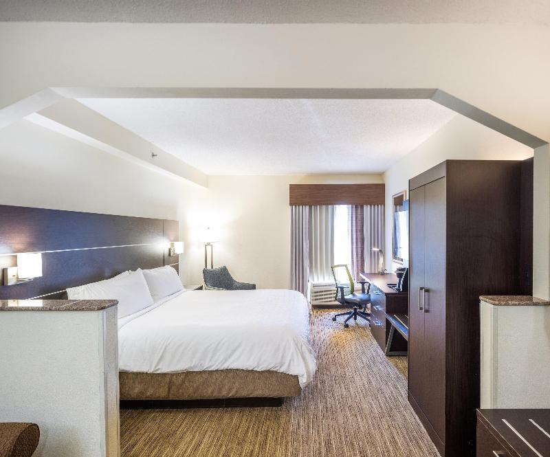 Holiday Inn Express & Suites Fort Payne image
