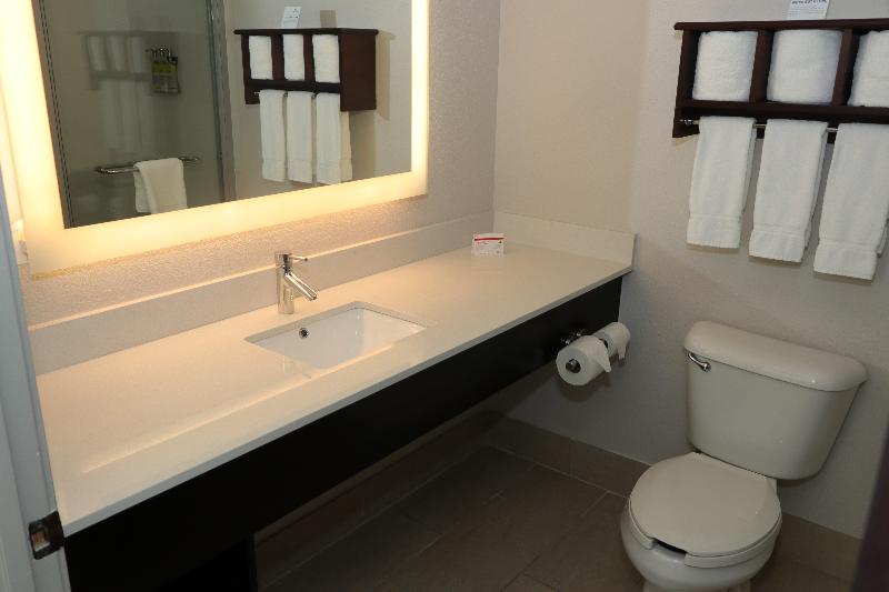 Holiday Inn Express & Suites Fort Payne image