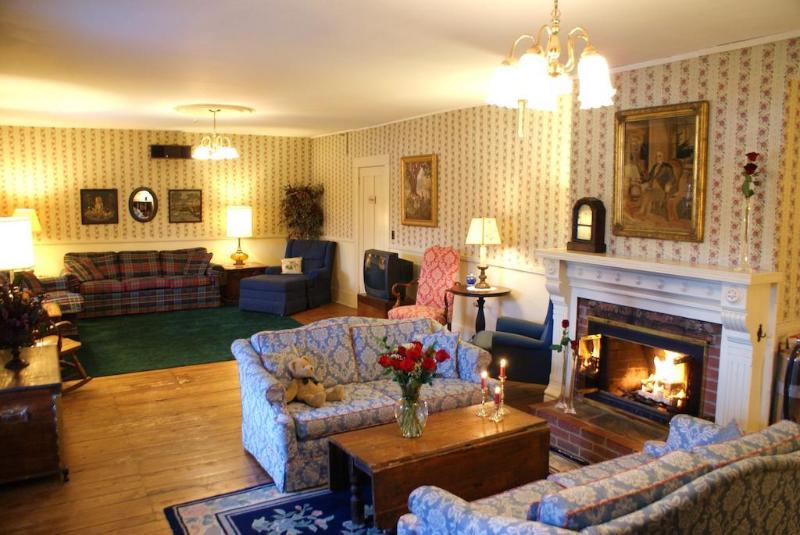 Echo Lake Inn image