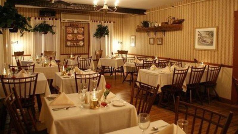 Echo Lake Inn image