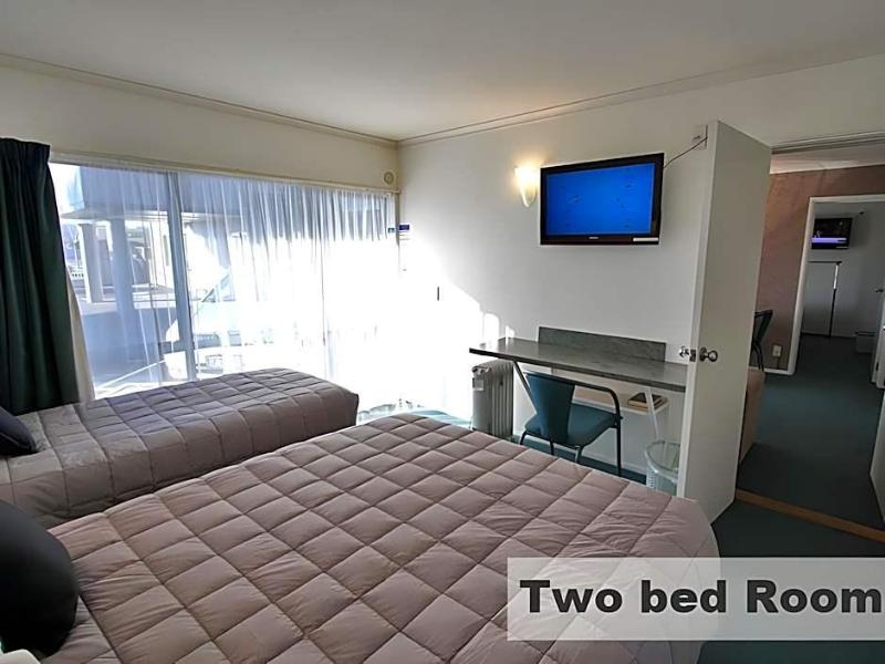 Accolade Lodge Motel image