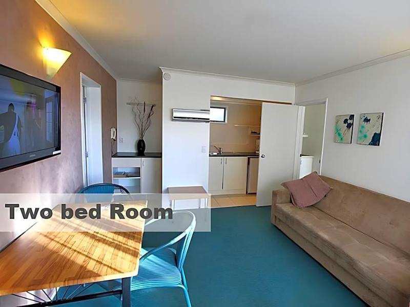 Accolade Lodge Motel image