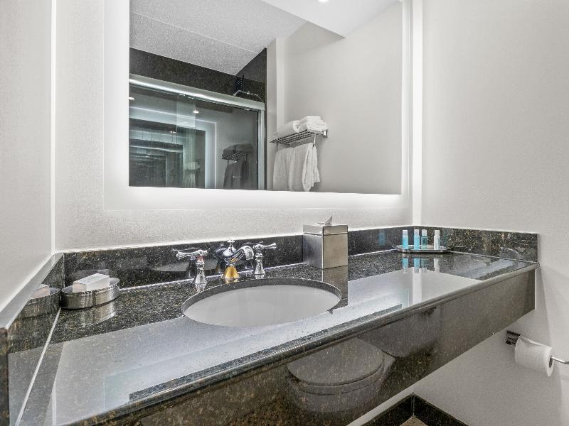 Woodcliff Hotel & Spa image