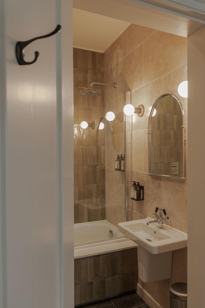 Leighton House - Boutique Guesthouse image