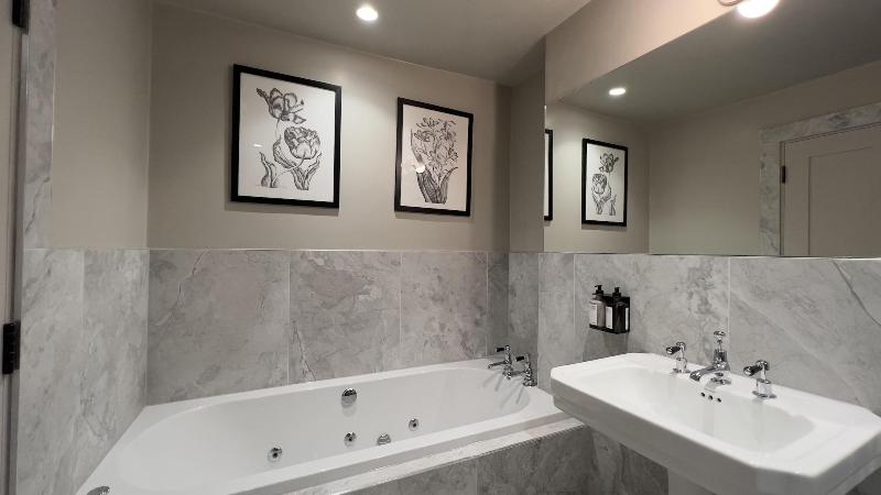 Leighton House - Boutique Guesthouse image