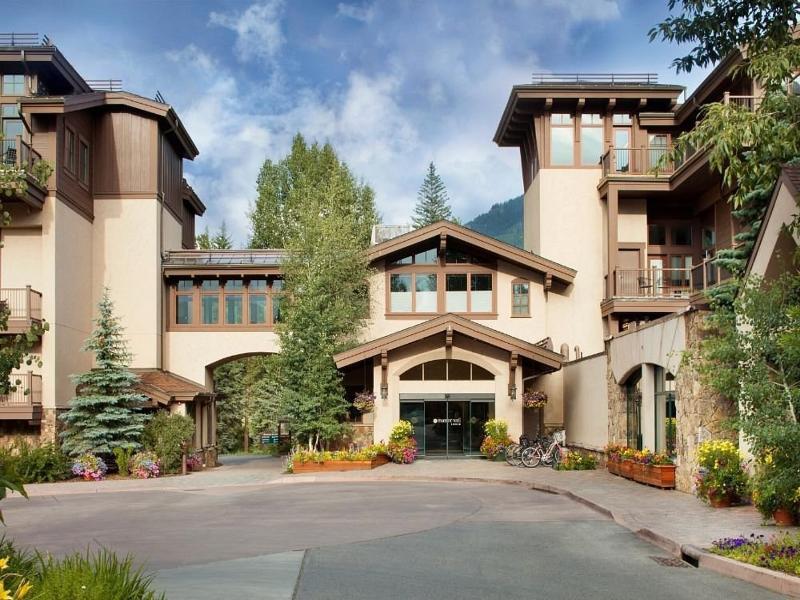 Manor Vail Lodge image